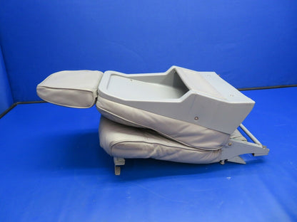 Piper PA-32R-300 Lance Seat Center Rear Facing Passenger P/N 37799-10 (0121-116)