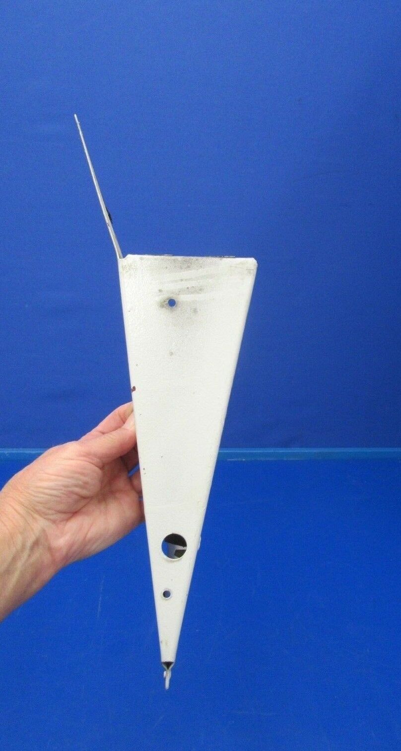 Piper PA-24-250 Comanche Flap Fairing LH P/N 21267 (0818-334)