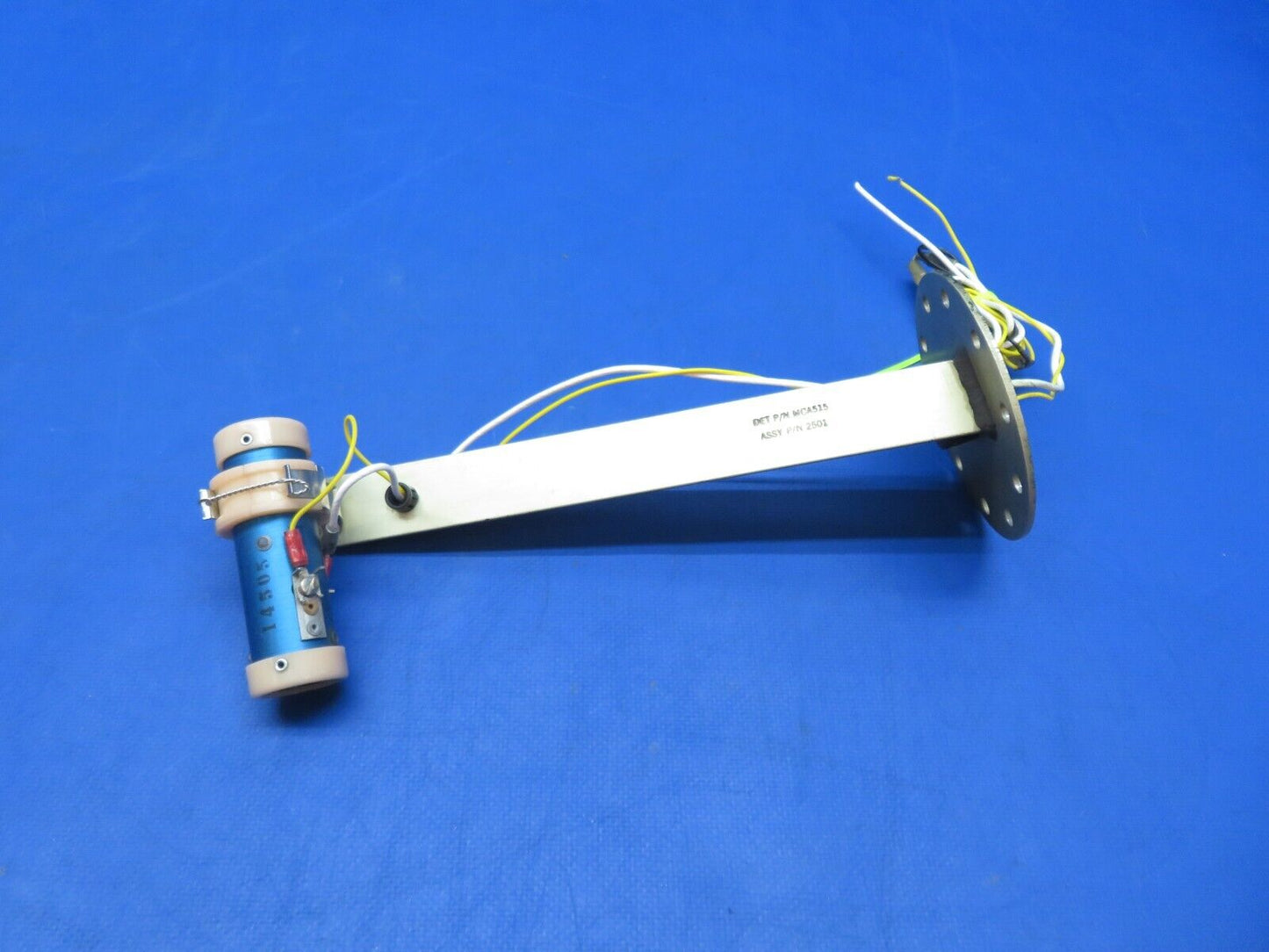 Cessna 310 / 310Q CAS RH OTBD Fuel Sensor w/ Mount P/N 9910082-11 (0823-669)