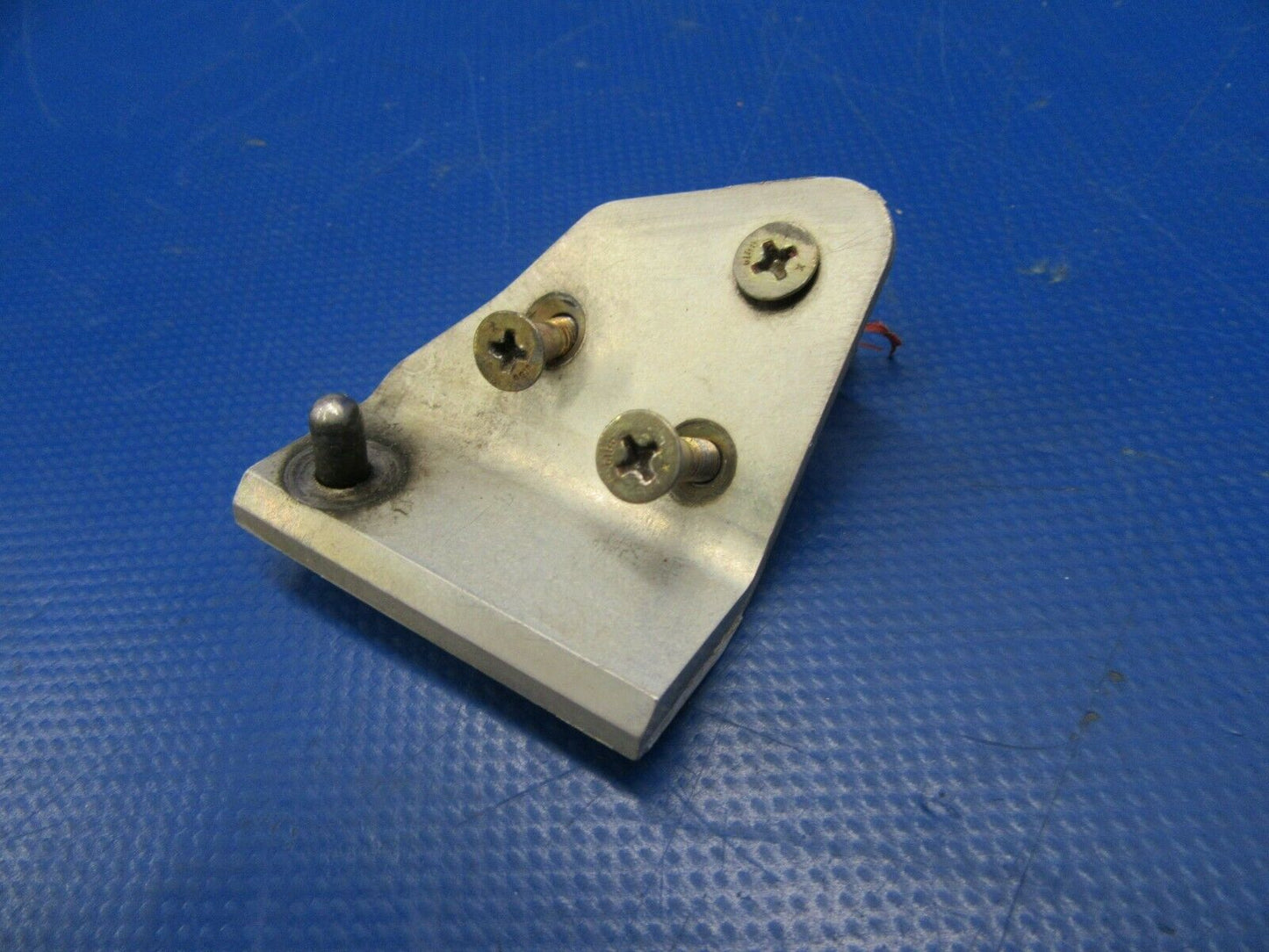 Cirrus SR22 LH Cabin Door Upper Hinge P/N 11908-005, 11908-013 (1019-397)