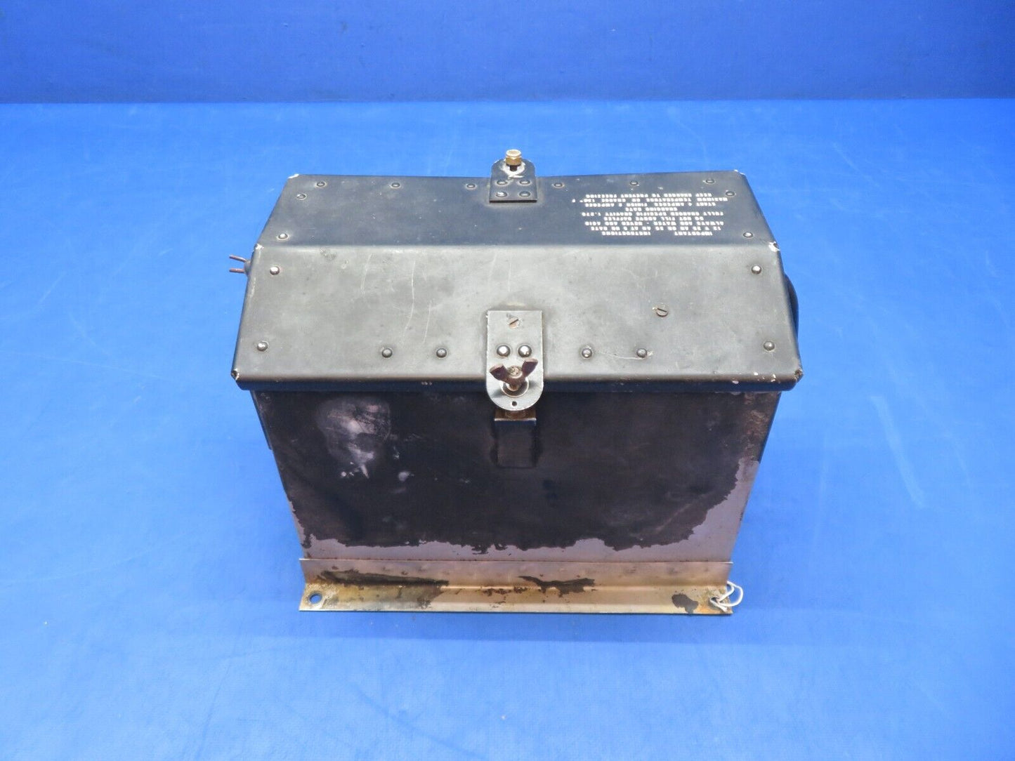 Piper PA-28-140 Battery Box Assy w/ Lid P/N 63888-00 (1123-161)