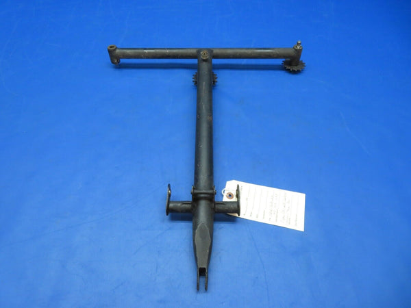 Piper PA-28 Control Column Tee Bar P/N 62703-33 (0723-375)