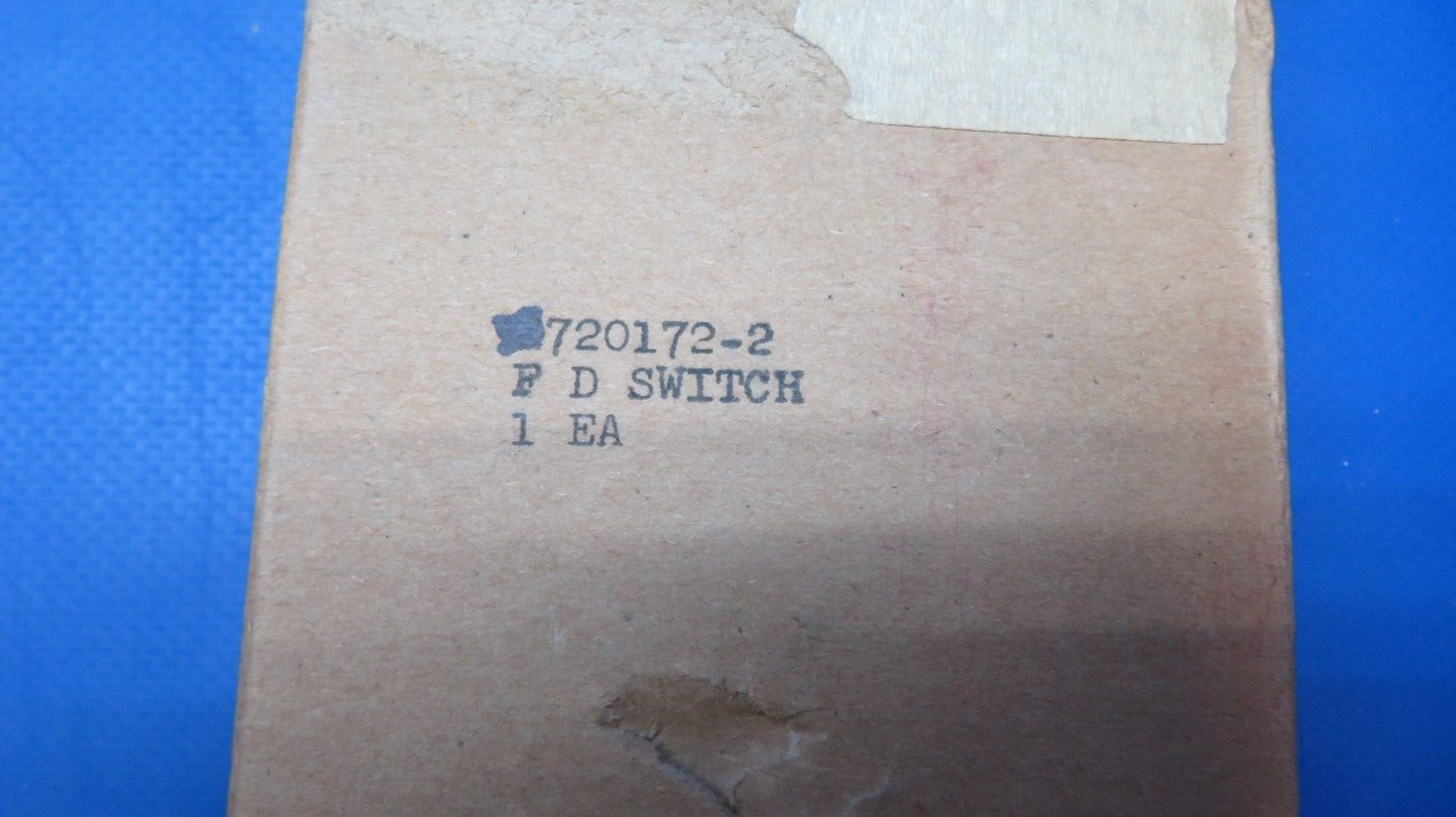 Cessna Janitrol Switch Assy Heater P/N G720172 NOS (0523-112)