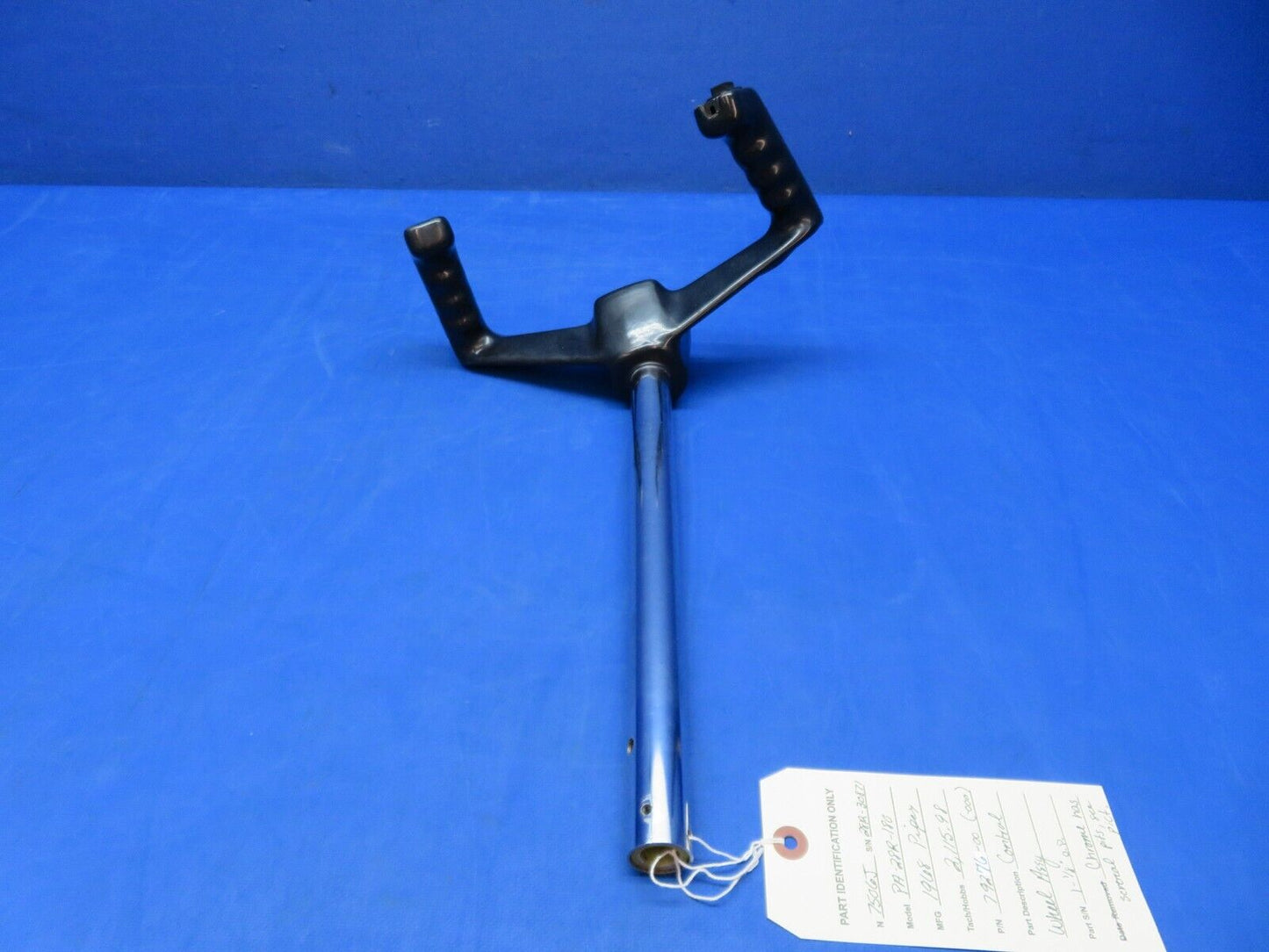 Piper PA-28R-180 Control Wheel Assy 1-1/8" O.D. P/N 79276-00 (1123-429)