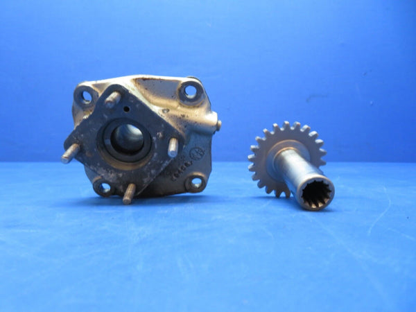 Continental E-225-8 RH Accessory Drive Adapter Shaft Gear P/N A36055 (0823-373)