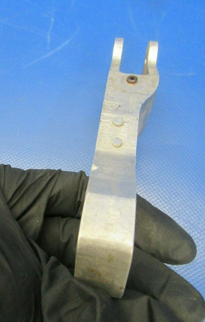 Piper Comanche / Twin Arm Assy Landing Gear Retract RH 25137-000 (0419-275)
