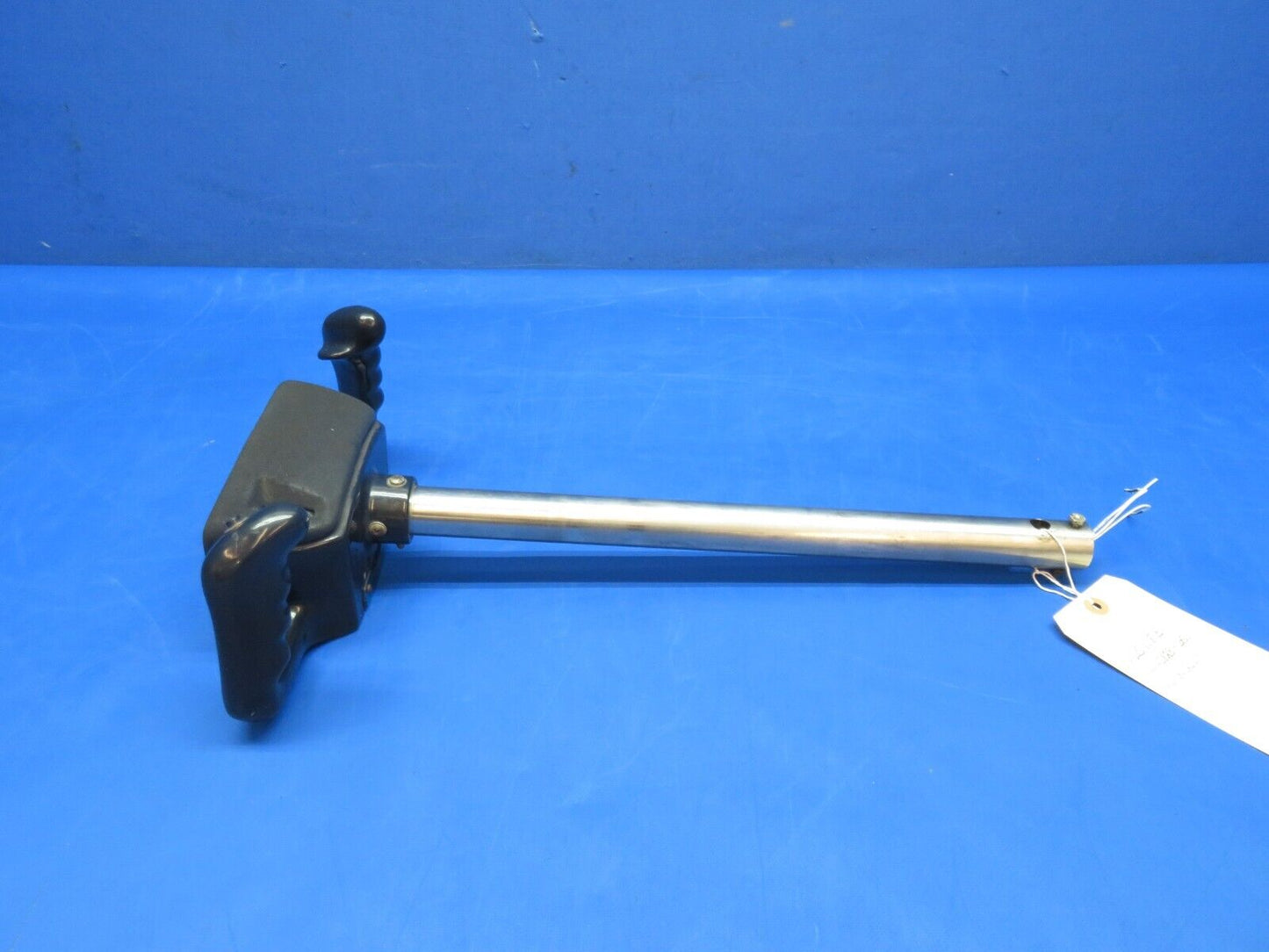 Cessna 310 / 310Q RH Co-Pilot Control Wheel / Yoke Assy P/N 5261001-6 (0823-651)