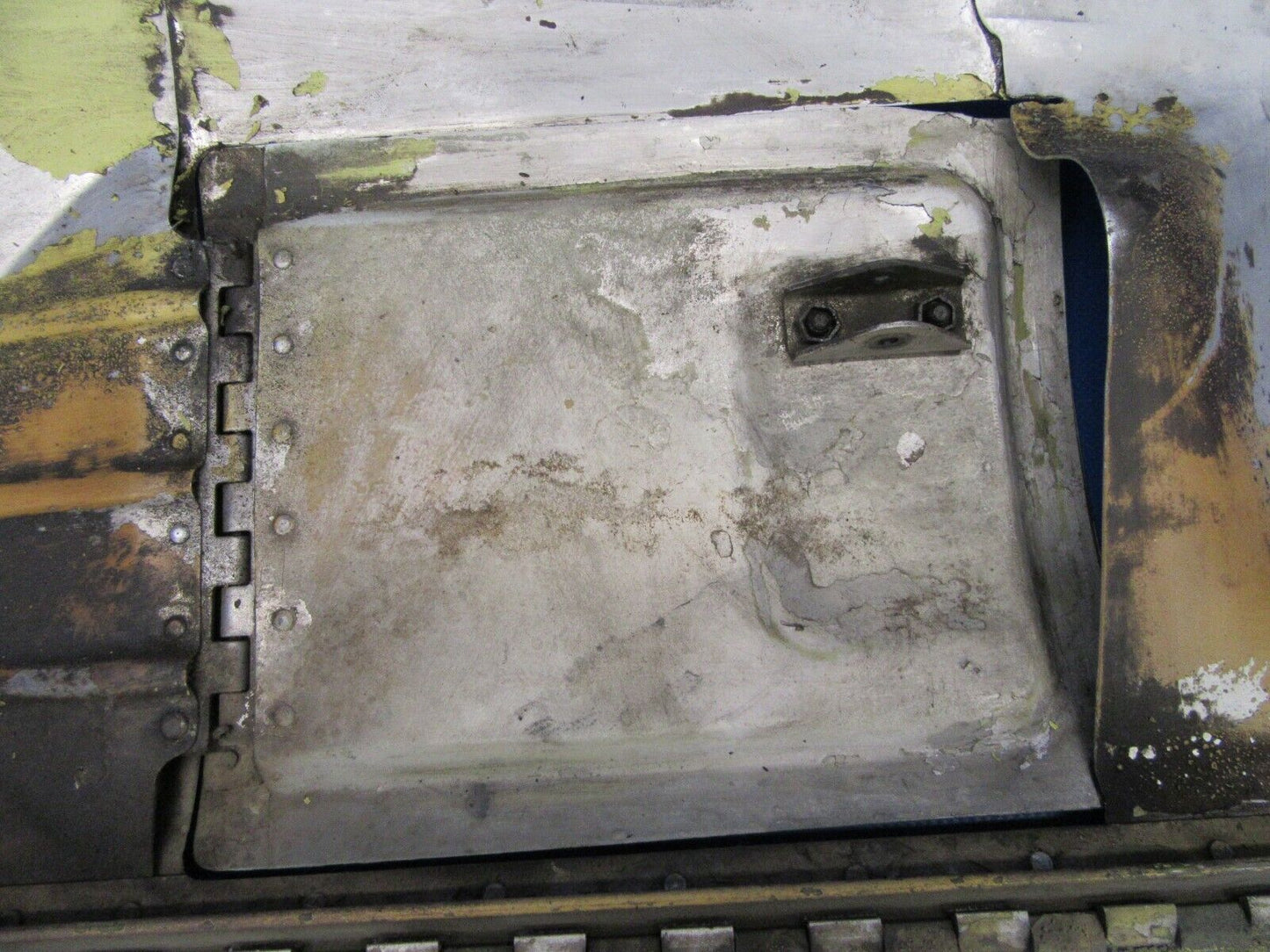 Cessna 310 / T310Q Cowl Panel Assy RH INBD P/N 0851164-200 (0619-359)