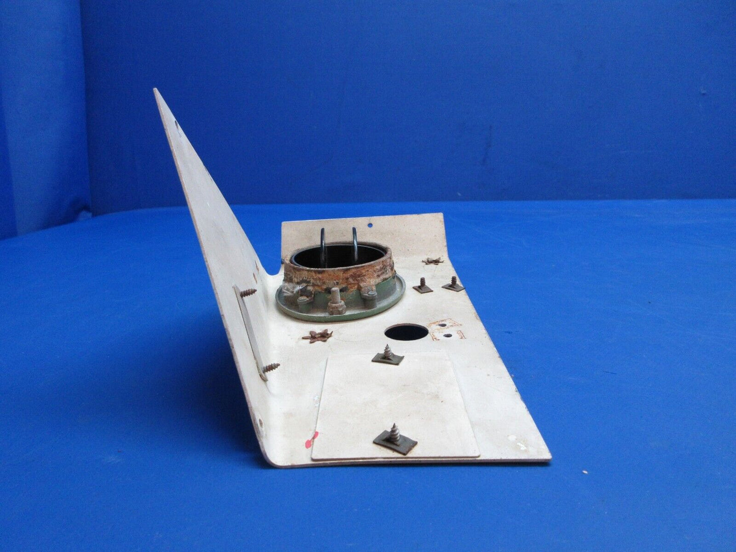 Cessna 188B AGpickup Bracket Assy Fresh Air Vent P/N 1613309-1 (0723-218)