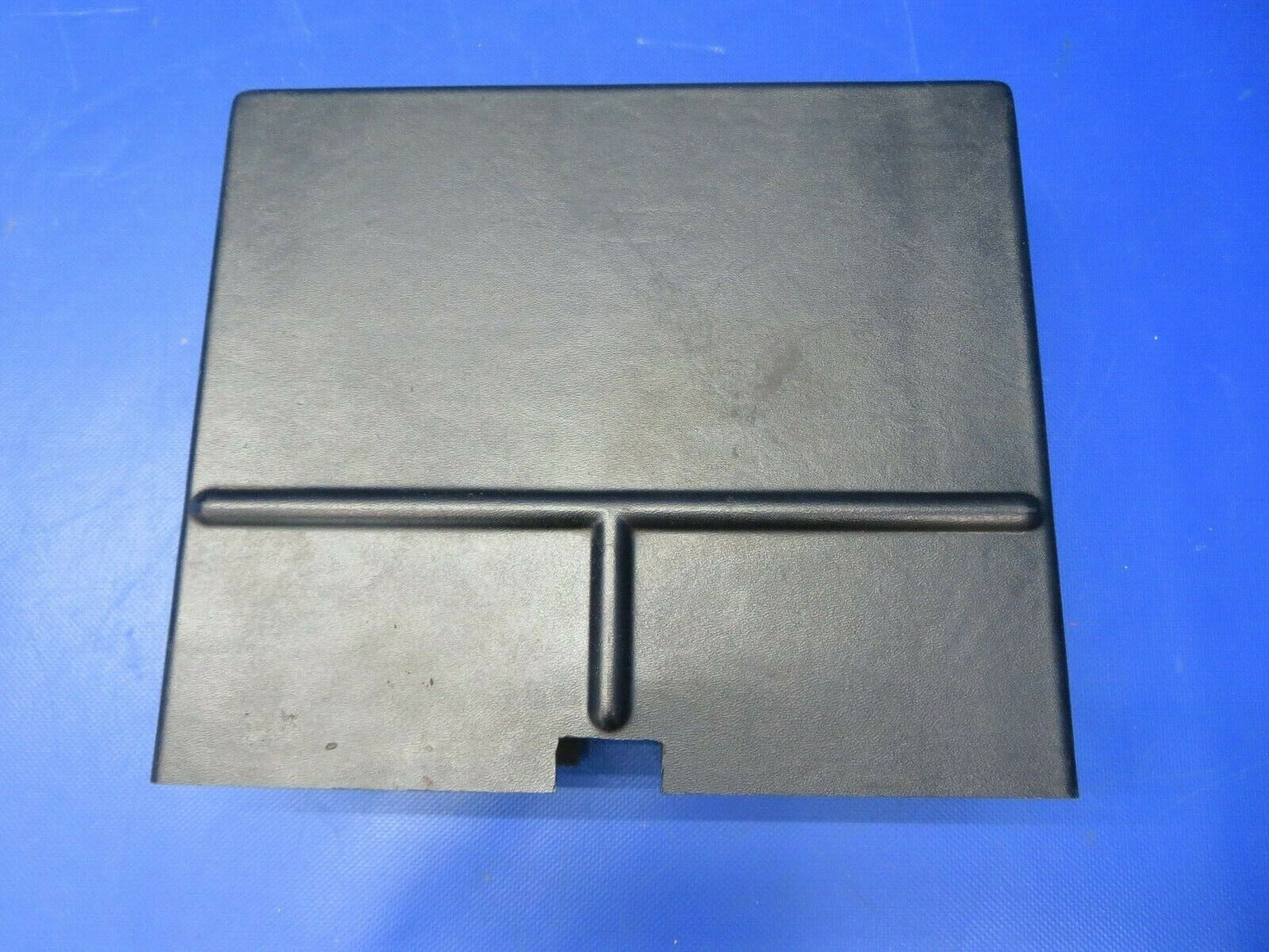 Cessna 172C Glove / Map Box w/ Door & Anniversary Medallion 0513225-1 (0821-753)