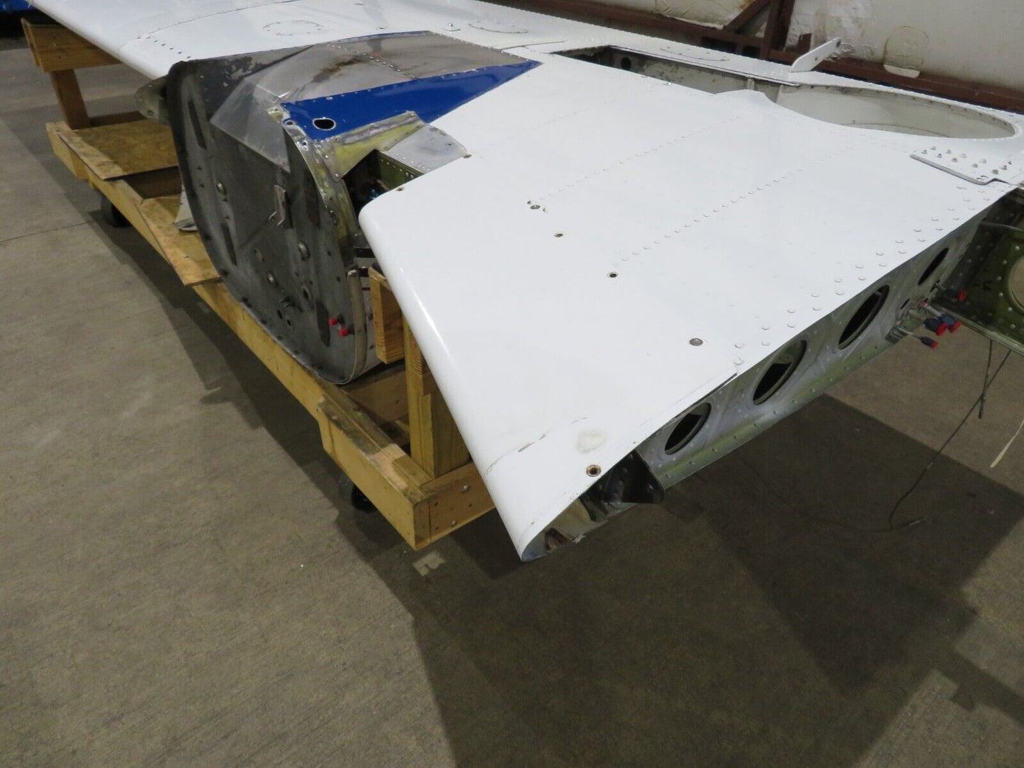 1978 Piper PA-34-200T Seneca LH Wing P/N 37093-03 (0423-104)