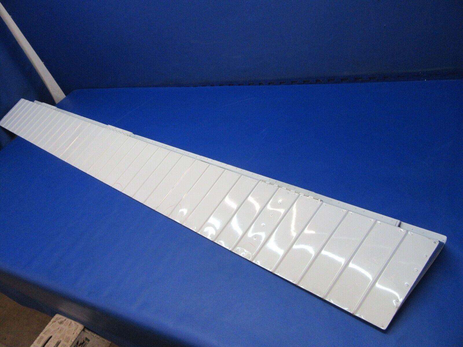 Cessna 140A / 150 / 152 / 170A, B / 172 / 175 RH Aileron 0523800-1 (1222-205)