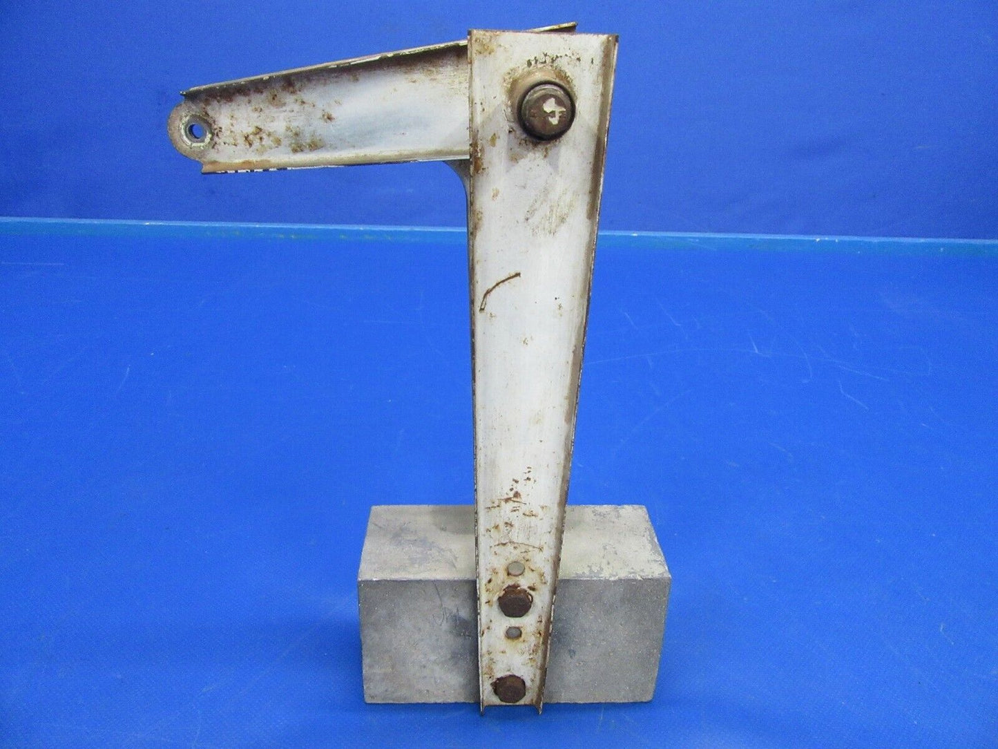 Cessna 310 / T310Q Elevator Bellcrank Yoke & Weight 0861171-2 (0619-128)
