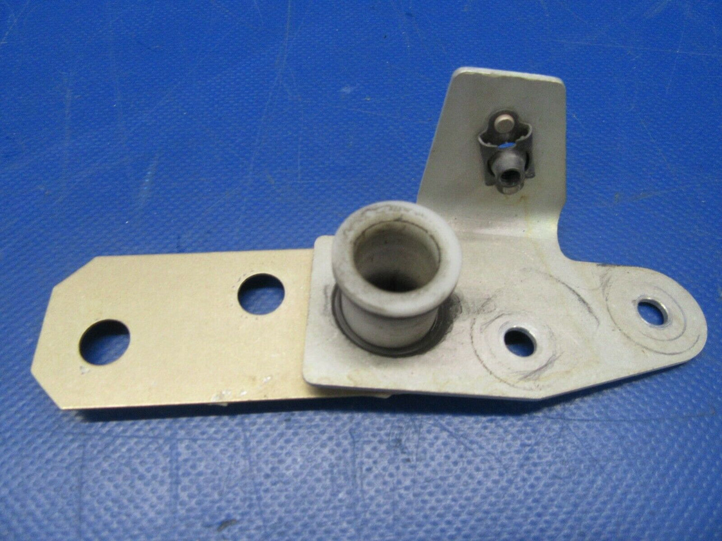 Cirrus SR22 Flap Hinge Support Bracket INBD 11569-003 (1019-84)
