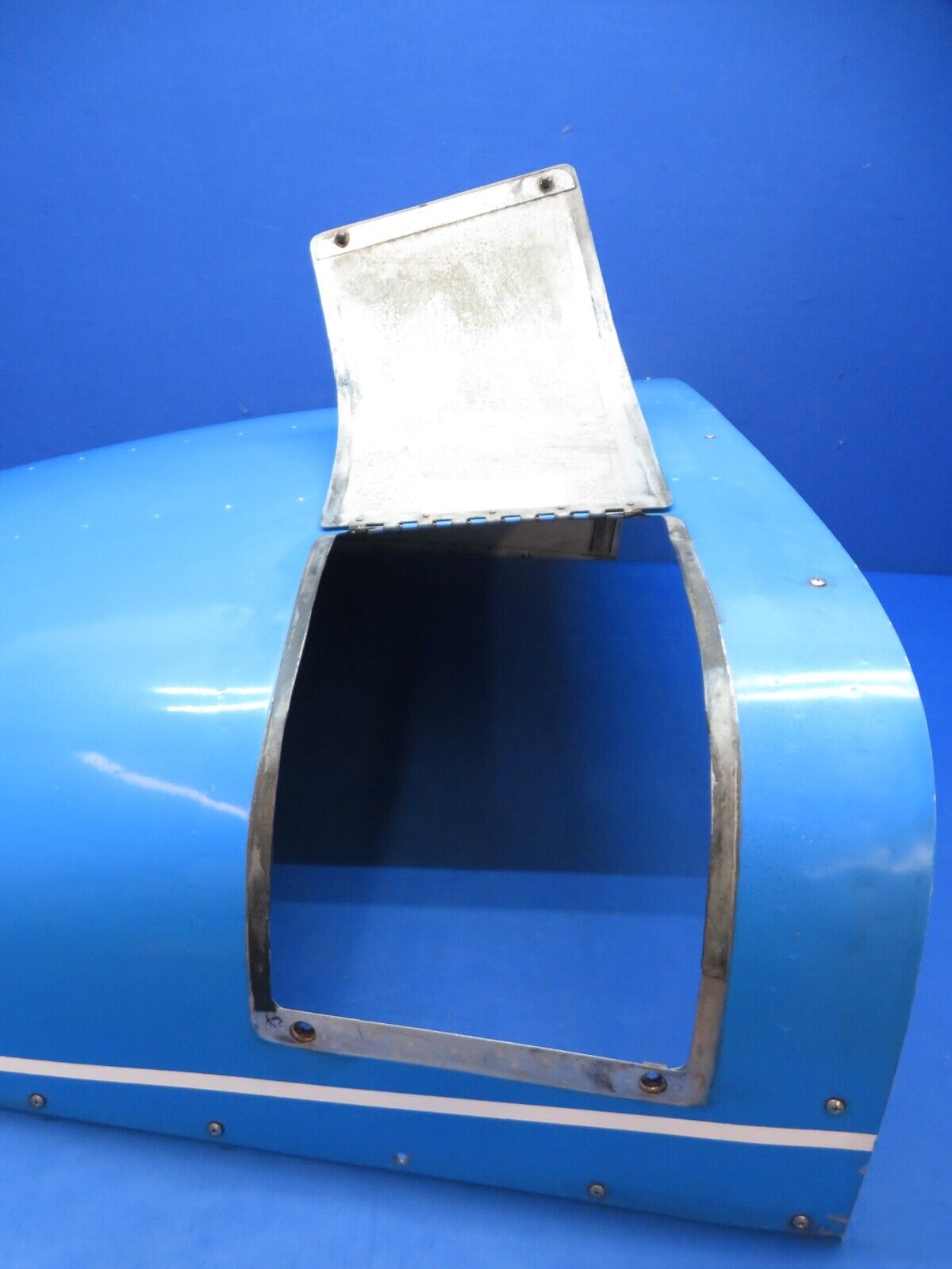 Cessna 172 / 172H Upper Cowling Assy w/ Nose Cap & Door PN 0552010-78 (1023-444)