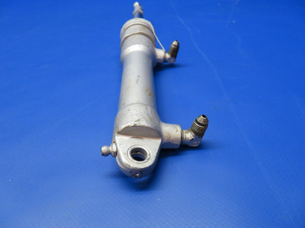 Boeing Hydraulic Actuating Cylinder P/N 4233666 (0922-499)