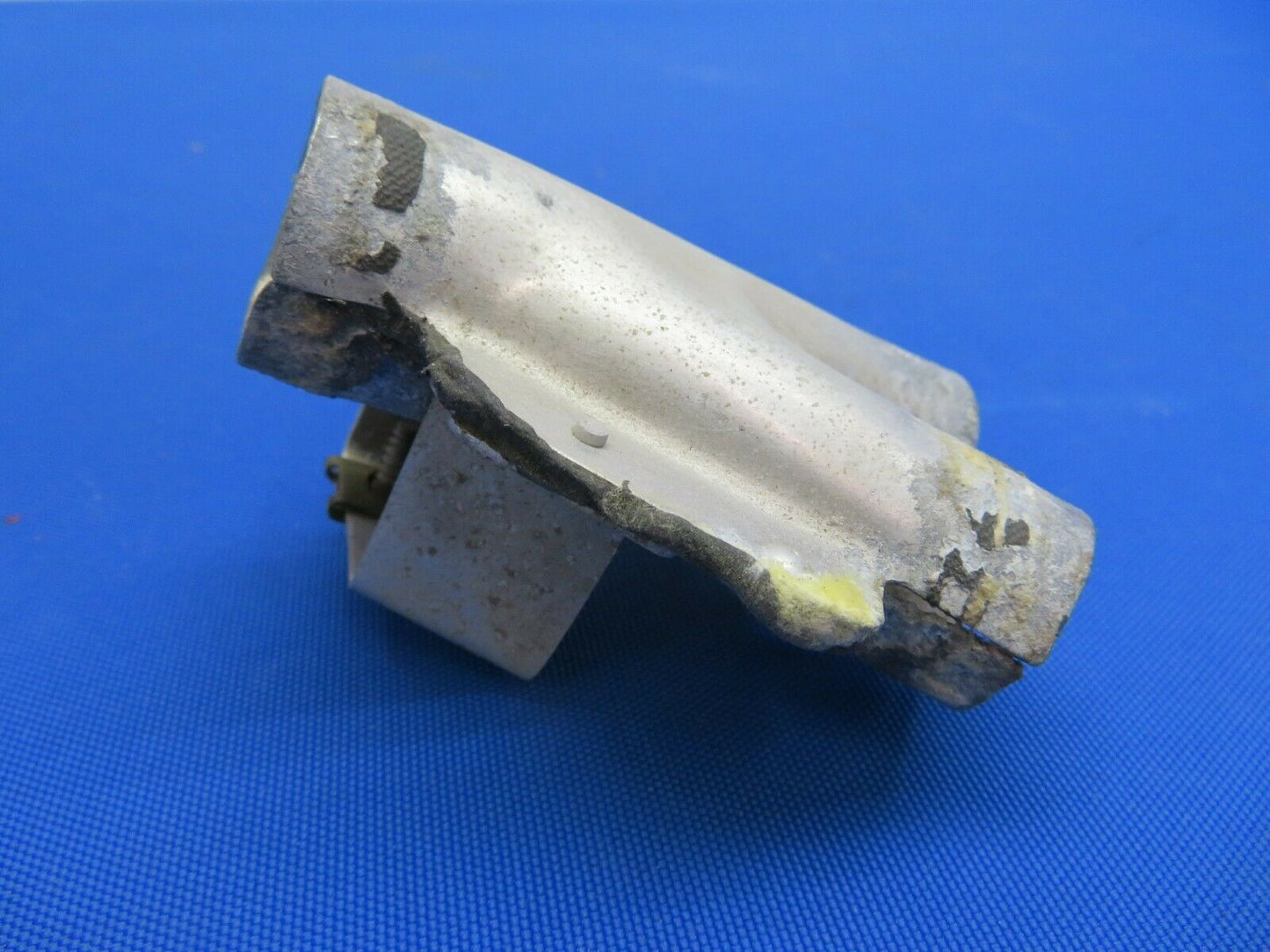 Cessna 210L RH Rear Seat Vent Fitting Cabin Ventilation 1200638-4 (0820-414)