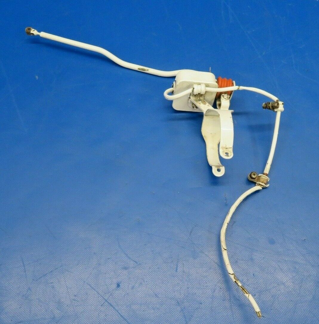 Beech Baron E-55 Main Gear Clamp, Safety Switch P/N 95-361015-601 (0120-439)