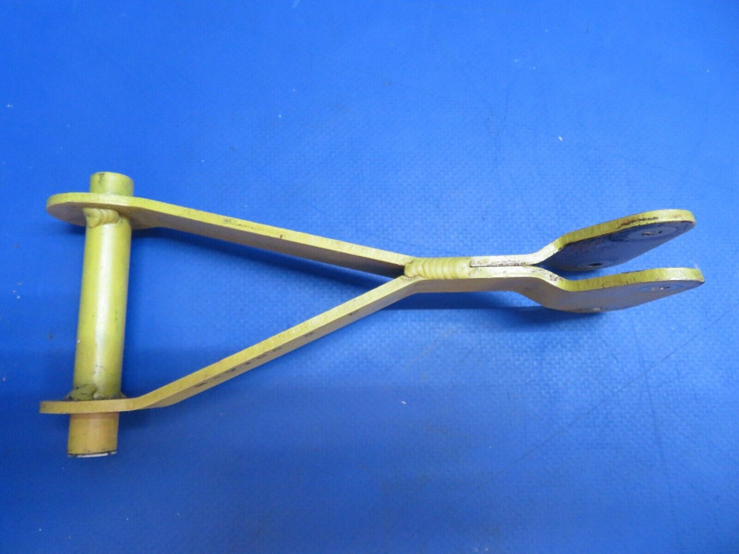Lake LA-4-200 Idler Assy Rudder P/N 2-7138-1 (1222-953)
