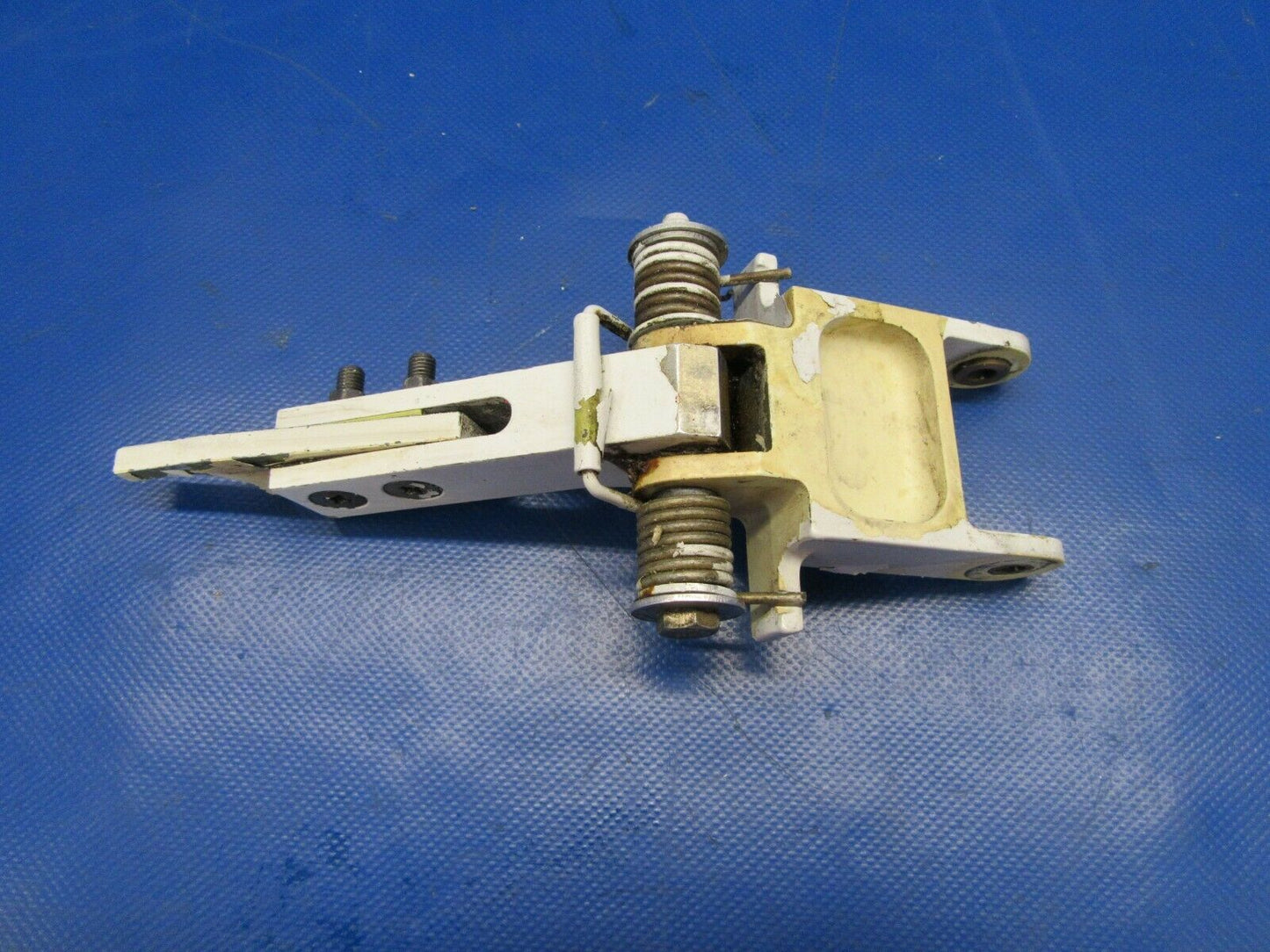 Beech Baron B-55 Main Gear Down Lock Assy LH P/N 60-810083-1 (0219-365)