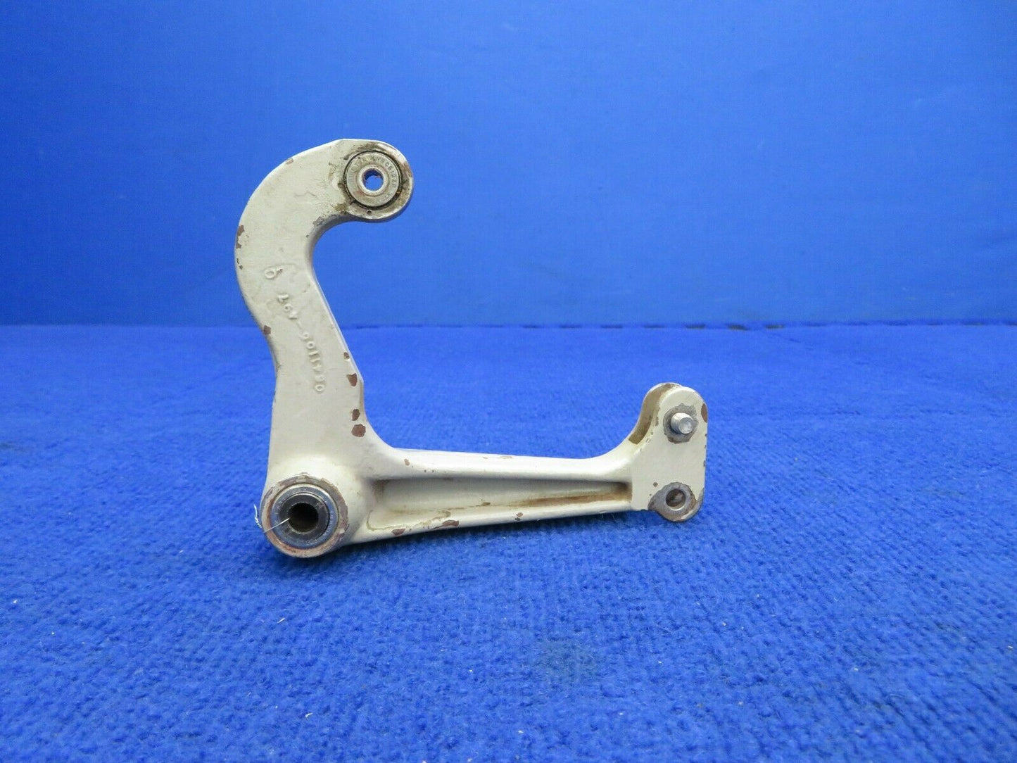 Cessna 310 Idler Bellcrank Assembly Main Gear LH P/N 0841106-1 (0422-430)