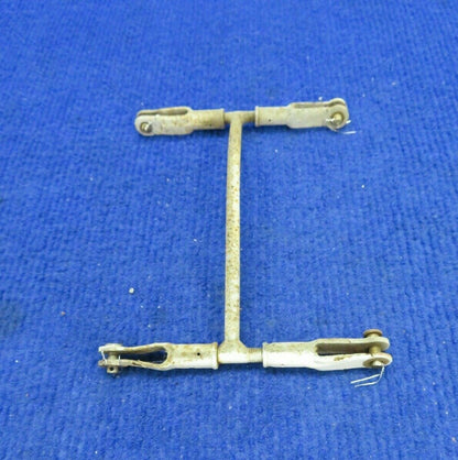 1956 Cessna 310 Nose Gear Door Tie Rod Assembly P/N 0813300-77 (0422-456)