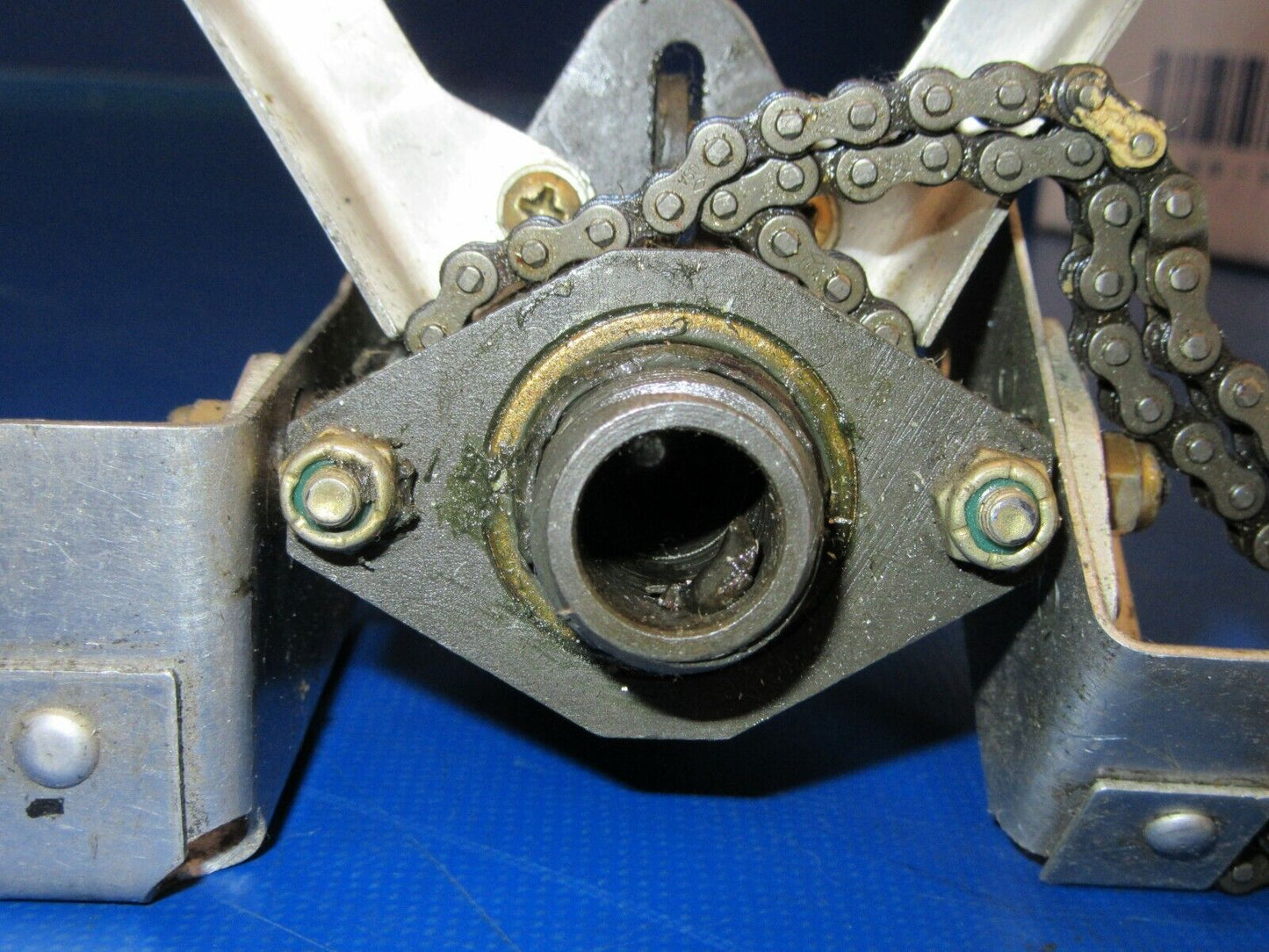 Cessna 210 / P210N Rudder Trim Bungee & Chain 1261462-1 (0919-77)