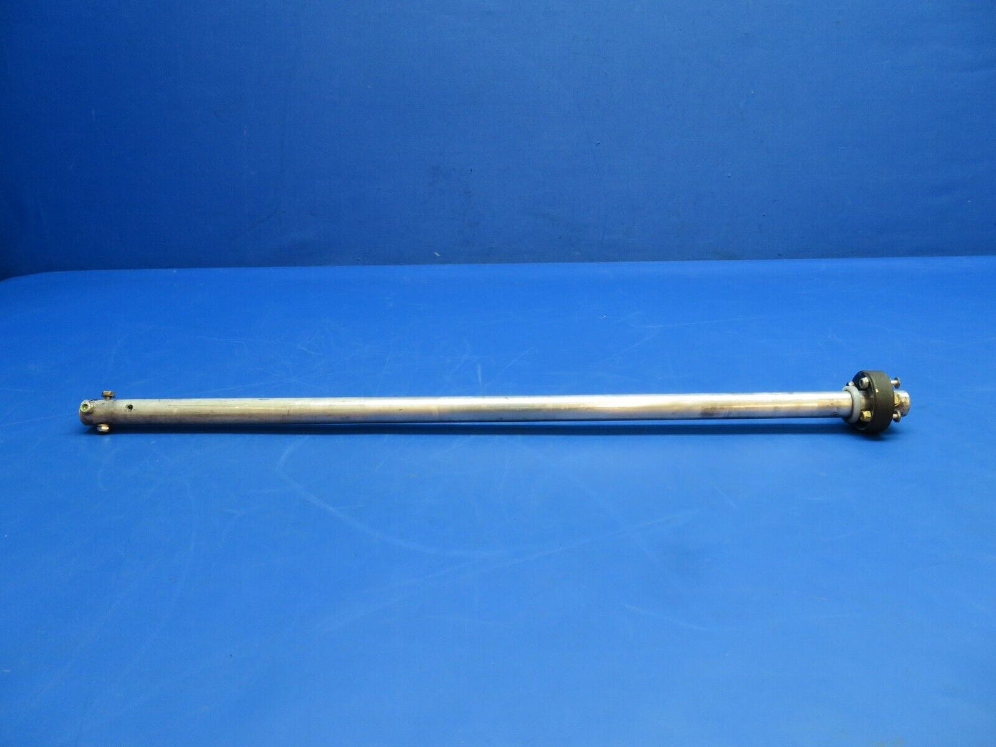 Lake LA-4-200 Control Wheel / Yoke Shaft P/N 2-7114-1 (1222-781)