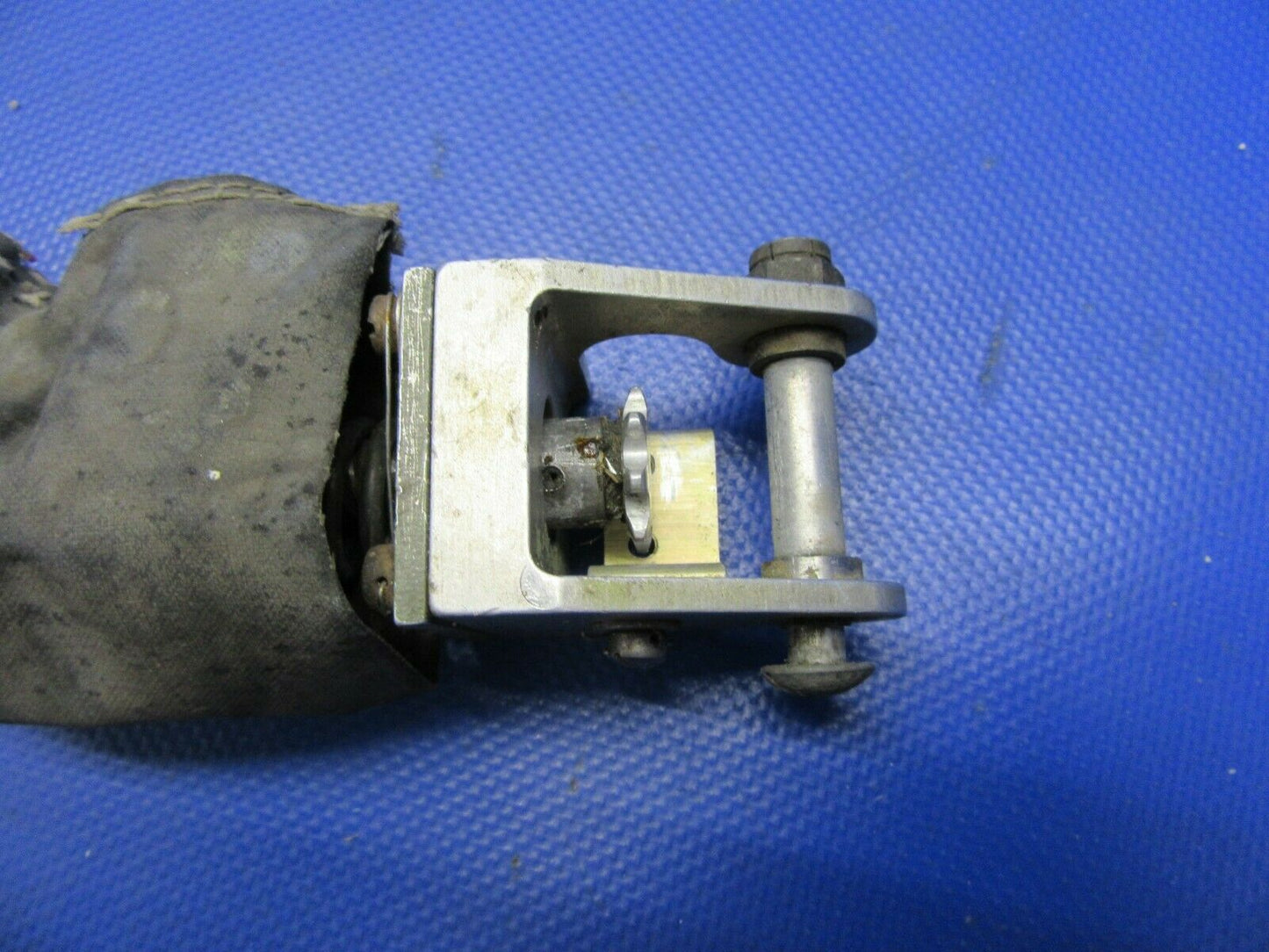 1956 Cessna 182 Actuator Stabilizer Jackscrew w/ Boot RH 0712500-2 (0721-440)