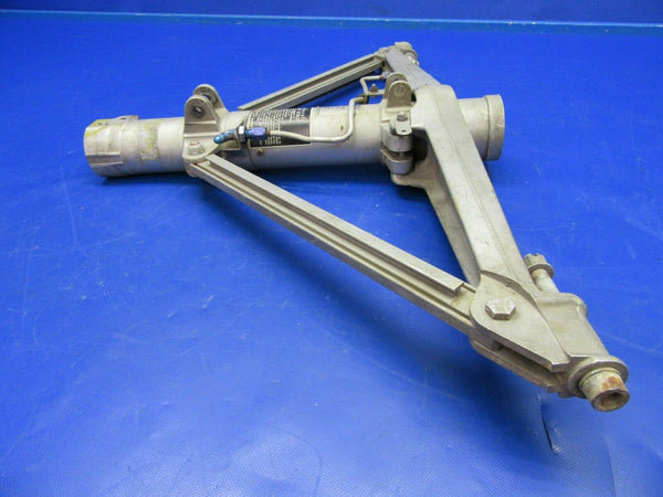 Beech RH Main Landing Gear Truss Assembly P/N 35-815247-22 (0520-235)