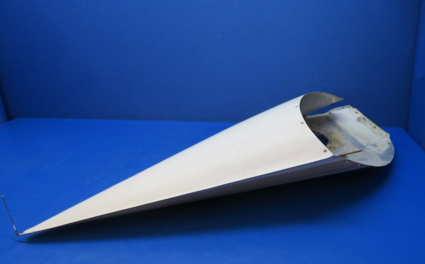 Cessna 401 / 401A RH Tip Tank Assy & AFT Fairing P/N 5023001-200 (0124-218)