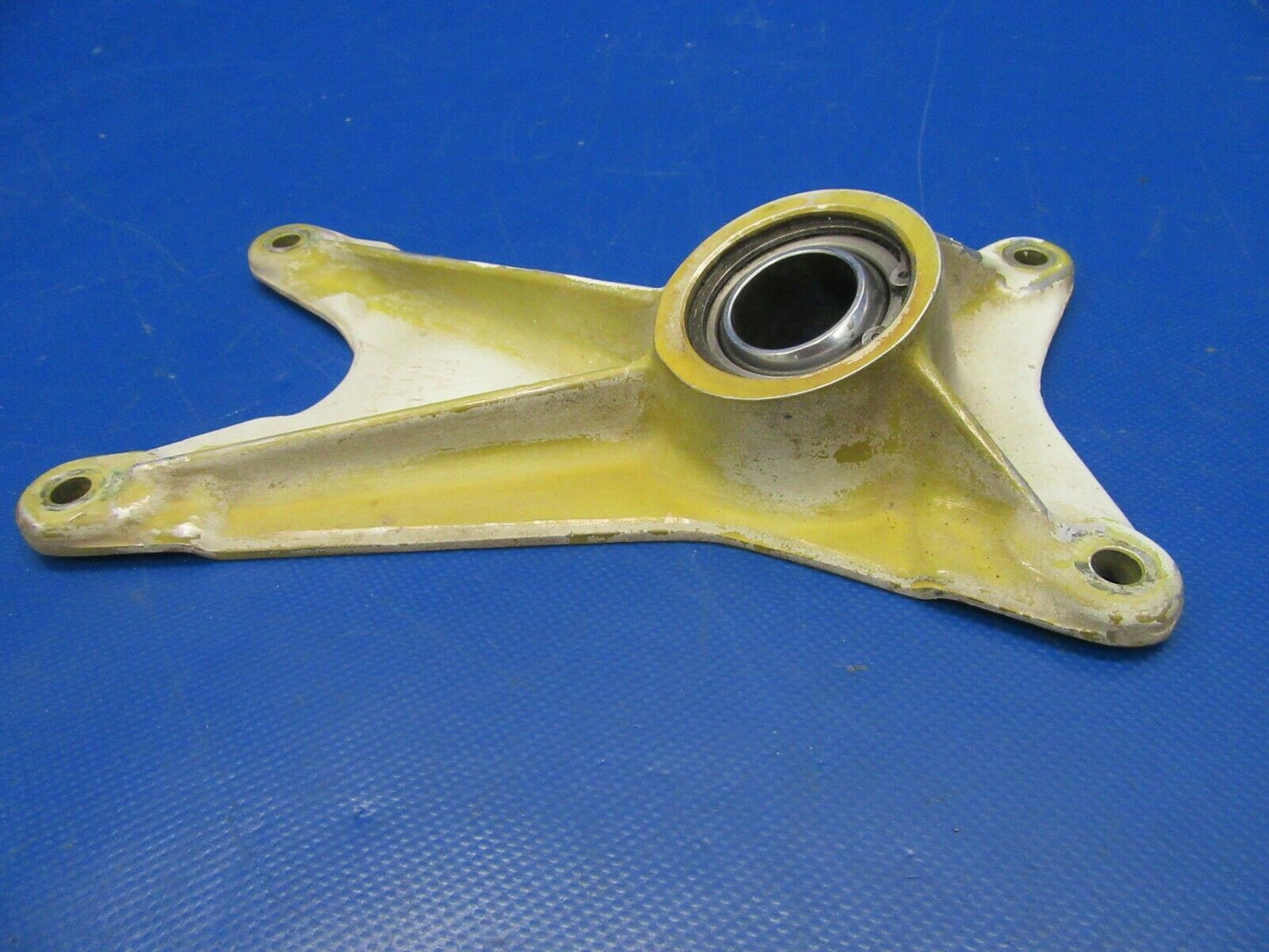 Piper PA-24-250 Comanche Main Gear Fitting FWD RH  P/N 20757-01 (1219-207)