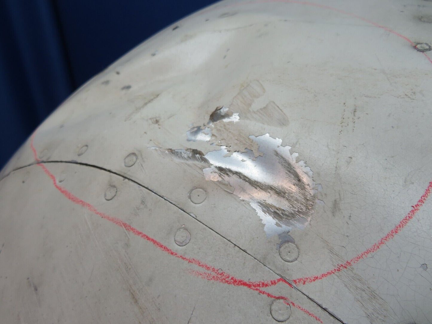 Damaged Cessna 182D / 182 LWR Cowl Assy P/N 0752031-28 (0923-581)