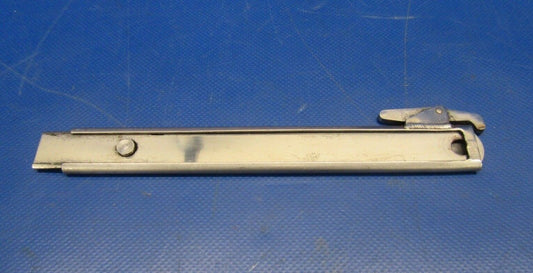 Cessna 310R Nose Baggage Door Prop P/N 5211185-1 (1218-134)