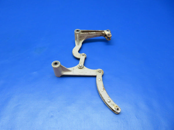 Early Cessna 310 / 310B Idler Arm Bellcrank MG LH P/N 0841106-1 (1223-220)