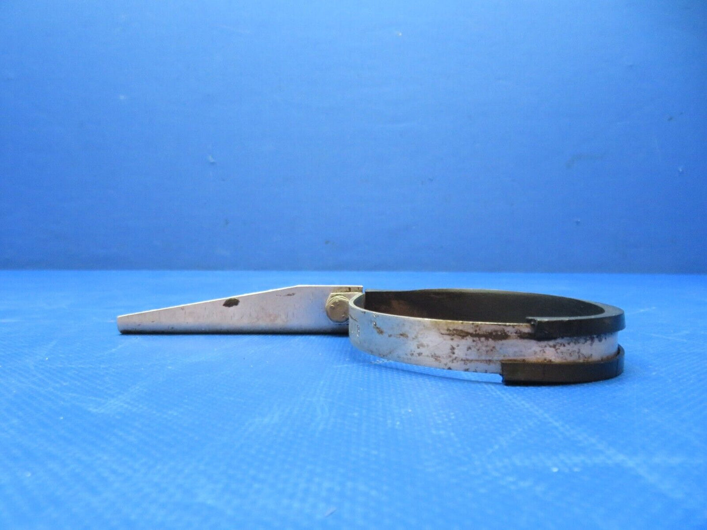 Cessna 401 / 401A De-Ice Separator Bracket Upper & Lower RH 0870158-5 (0124-193)