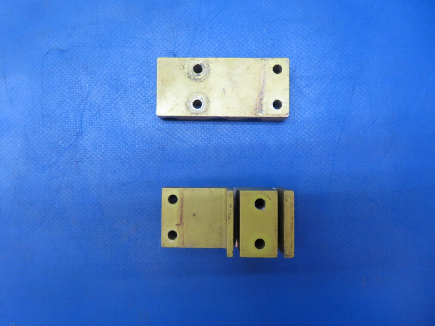 Beech 95-B55 Baron LH & RH Clamp Assy Engine Controls P/N 58-324058-9 (0623-368)