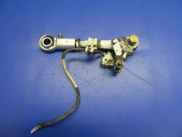 Piper PA-32RT-300 Lance Link Main Gear w/ Switch LH 67797-004 (0621-663)