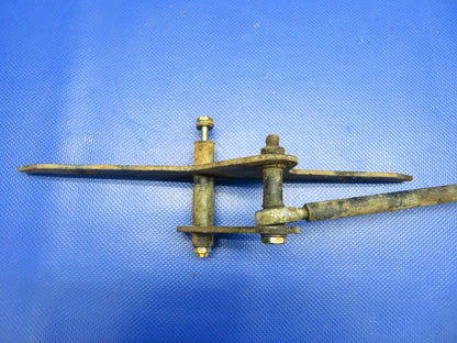 Piper Cherokee PA-28-140 Aileron Bellcrank RH P/N 62771-02 (1220-386)