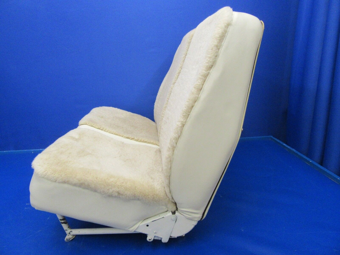Cessna 177B Seat Assy Rear Cream Leather & Sheepskin P/N 1714098-9 (0818-191)