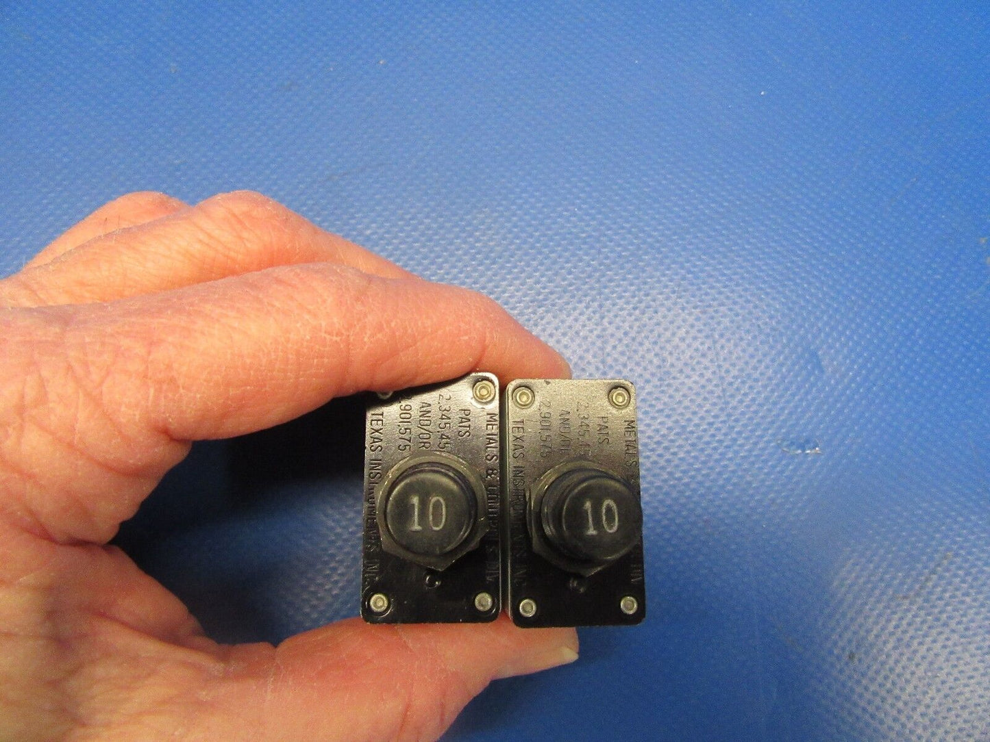 Klixon 10 Amp Circuit Breakers P/N MS24510A-10 LOT OF 2 (0318-323)