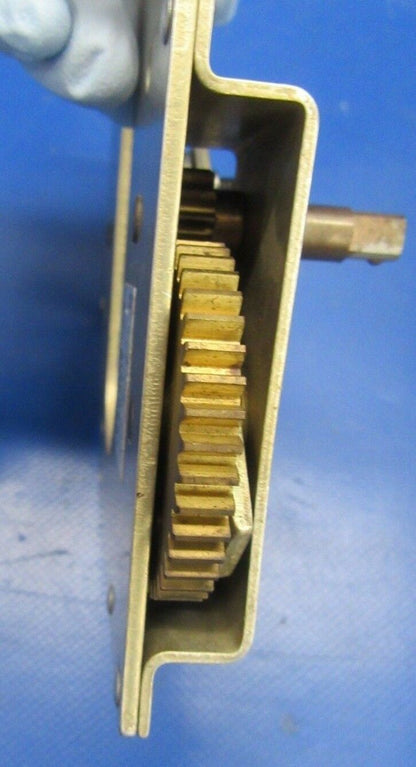 Cessna 337 Skymaster Airborne Fuel Selector Gear Box Assy 1526002-1 (1218-264)