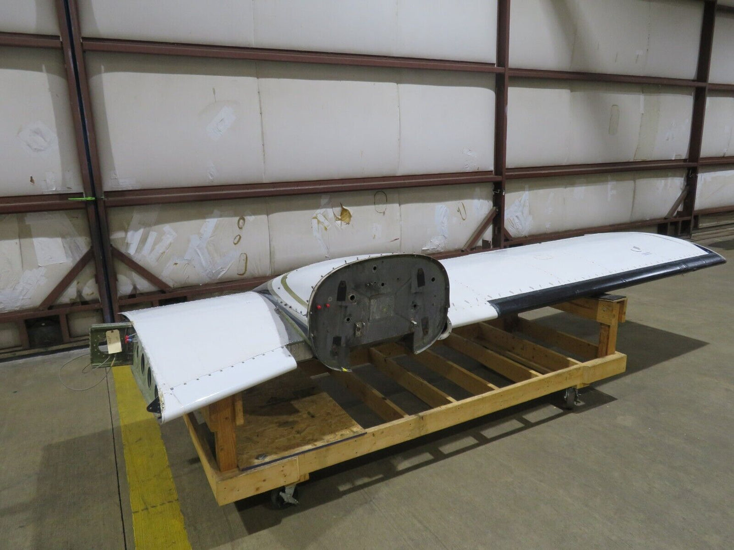 1980 Piper PA-34-200T Seneca II LH Wing P/N 37093-12L w/ De-ice (0224-95)