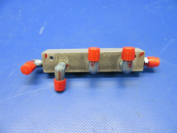 Piper PA-28R-180 Hydraulic Manifold RH P/N 67521-00, 67521-000 (0621-532)