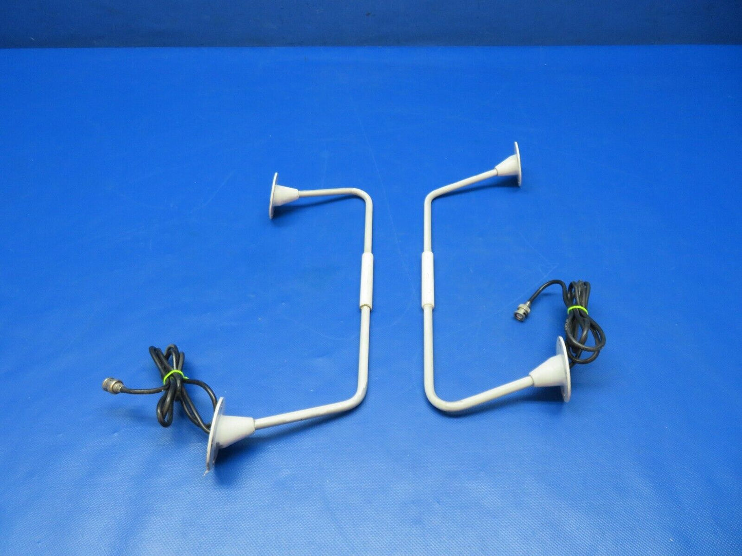 Cessna 401 / 401A Comant VOR/LOC/GS/ Antenna Set P/N CI205-1 (1223-346)