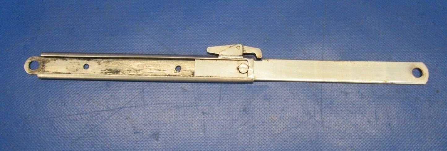 Cessna 310R Nose Baggage Door Prop P/N 5211185-1 (1218-134)