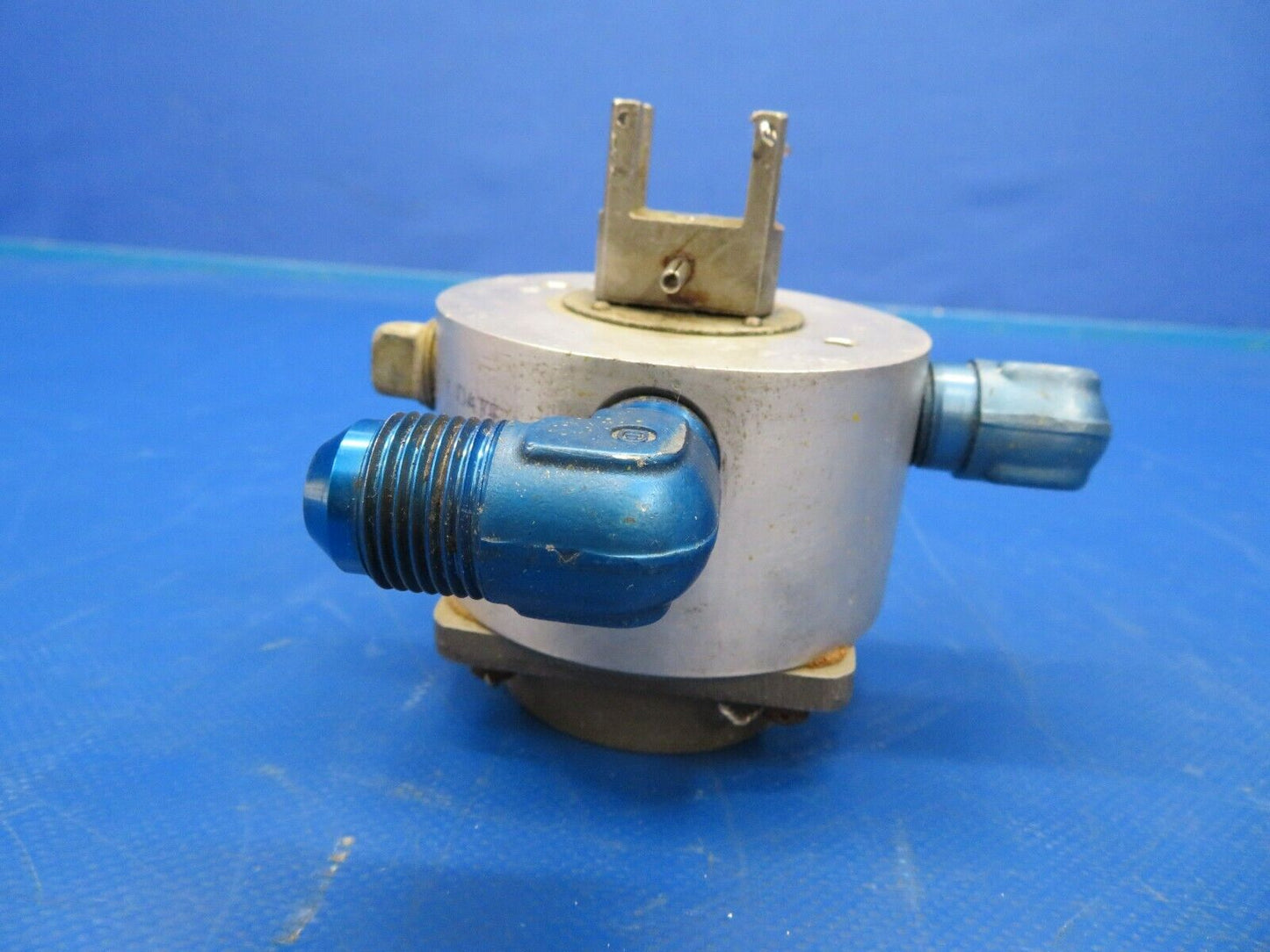 Beech Baron E-55 Janitrol Midland Ross Fuel Selector Valve 002-384001-1 (0120-11