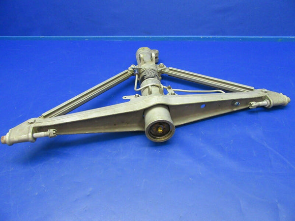 Beech RH Main Landing Gear Truss Assembly P/N 35-815247-22 (0520-235)