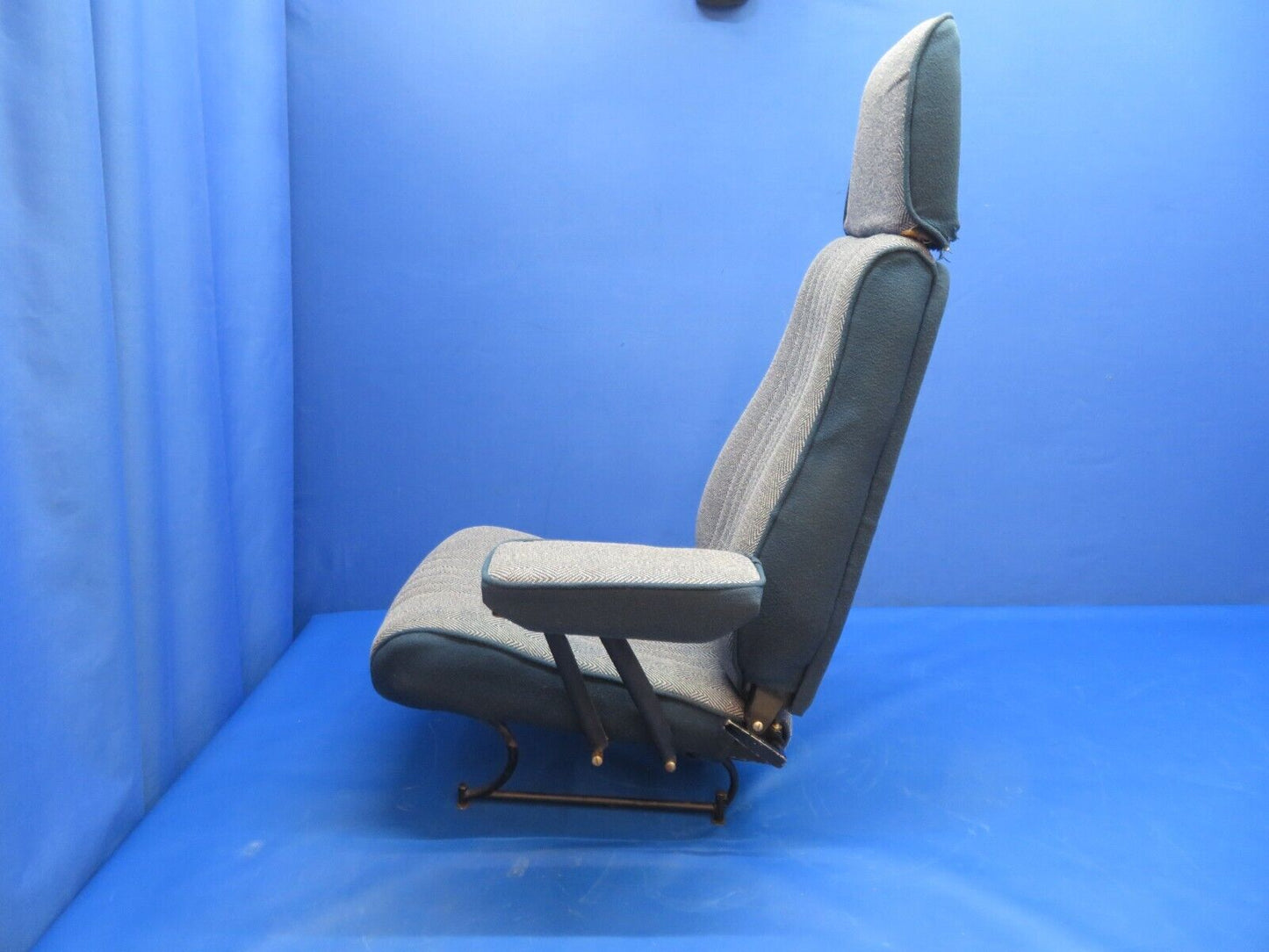 Piper PA-34-200T Seneca II Seat Assy Rear RH w/ Armrest P/N 79479-14 (0223-862)