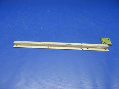 Beech Baron 95-B55 Seat Track Middle Row INBD / OTBD P/N 002-430021-39 (1121-369